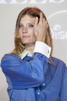 All's Fair Disney+ Paris Serie Premiere NB