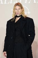 All's Fair Disney+ Paris Serie Premiere NB