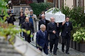 Pamela Genini Funeral Service Held - Ital