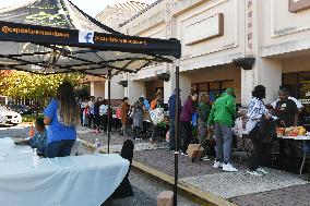 Food Distribution for Unpaid Federal Employees During the Shutdown - USA