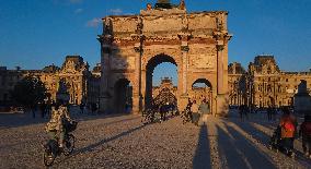 Illustration - Louvre - Paris