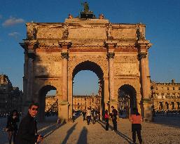 Illustration - Louvre - Paris