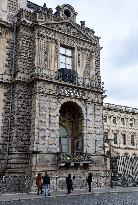 Louvre Museum Reopened Three Days After The Burglary - Paris