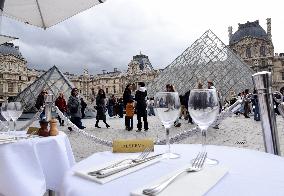 Louvre Museum Reopened Three Days After The Burglary - Paris
