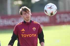 CALCIO - UEFA Europa League - AS Roma - Press Conference and Training