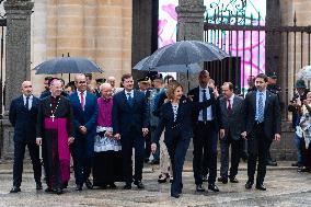 Queen Sofia Attends Esperanza Exhibition - Zamora