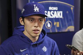 Baseball: Dodgers pitcher Sasaki ahead of World Series