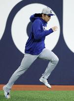 Baseball: Dodgers pitcher Sasaki ahead of World Series