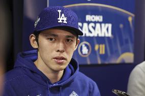 Baseball: Dodgers pitcher Sasaki ahead of World Series