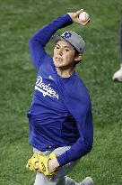 Baseball: Dodgers pitcher Sasaki ahead of World Series