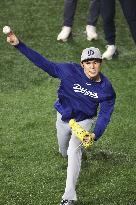 Baseball: Dodgers pitcher Sasaki ahead of World Series