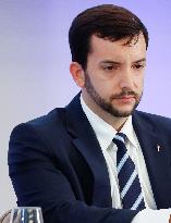 Le Rassemblement National presente son Contre Budgand economique and financier.