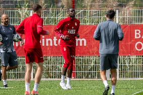 Paul Pogba Undergoes Medical Treatment During Training - La Turbie