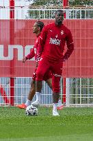 Paul Pogba Undergoes Medical Treatment During Training - La Turbie