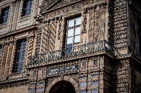 Louvre Museum Robbery Broken Window - Paris