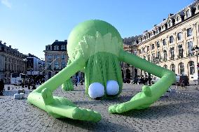 Giant Inflatable Kermit The Frog Installation - Paris