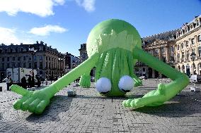 Giant Inflatable Kermit The Frog Installation - Paris