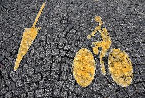 Bicycle Paths And Road Markings Illustrations - Paris