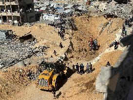 Cleanup and Search Operations in Khan Yunis - Gaza Strip