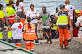 A Cayuco With 73 Migrants Arrive At El Hierro - Spain
