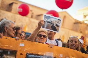 Protest Against Mazon's Management During The Dana - Spain