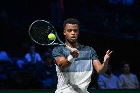 Giovanni Mpetshi Perricard vs Grigor Dimitrov at Rolex Paris Masters 2025 in Paris FA