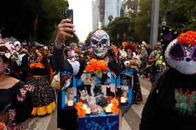 Mega Procession of the Catrinas for Day of the Dead - Mexico City
