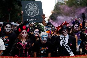 Mega Procession of the Catrinas for Day of the Dead - Mexico City