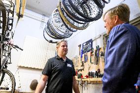 King Willem-Alexander Visits Interchurch Diaconal Consultation - Lelystad