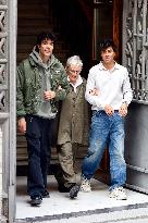 Glenn Close Walks In Madrid With Los Javis