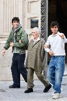 Glenn Close Walks In Madrid With Los Javis