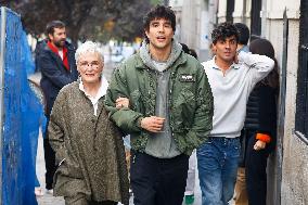 Glenn Close Walks In Madrid With Los Javis