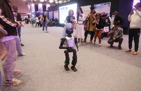 Robot Dancing at GLOBAL AI PLAYER CARNIVAL in Shanghai