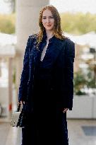 PFW - Akris Street Style