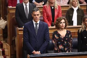 Government Faces Control Session Amid Anniversary