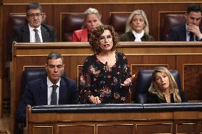 Government Faces Control Session Amid Anniversary