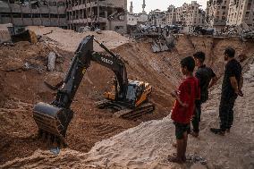 Search for Israeli Remains In Khan Younis - Gaza