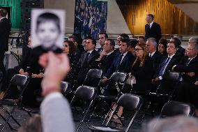 King and Queen of Spain Honor Disaster Victims - Valencia