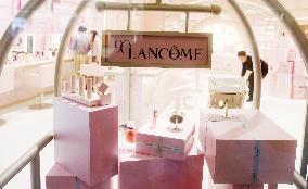 LANCOME  90th Anniversary Pop-up Store