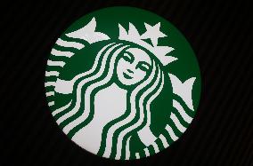 Starbucks China 2025 Q4 Revenue Growth