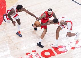 Rockets Defeat Raptors In Toronto - Canada