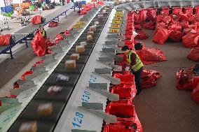 Chinese Social Logistics