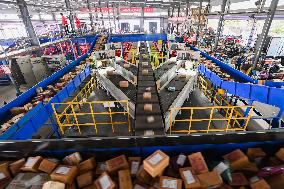 Chinese Social Logistics