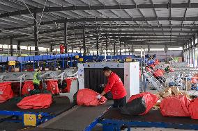 Chinese Social Logistics