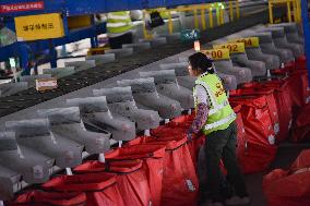 Chinese Social Logistics