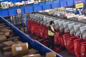 Chinese Social Logistics