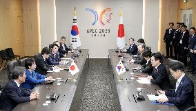 Japan-S. Korea summit