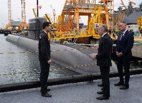 PM Mark Carney Visits the Hanwha Ocean Shipyard - South Korea