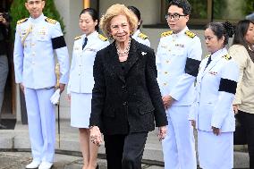 Queen Sofia Signs Condolence Book For Queen Sirikit - Spain