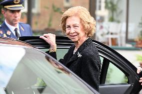 Queen Sofia Signs Condolence Book For Queen Sirikit - Spain